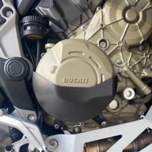 LIGHTECH OSŁONA SPRZĘGŁA CARBON DUCATI MULTISTRADA/STREETFIGHTER V4 MATT